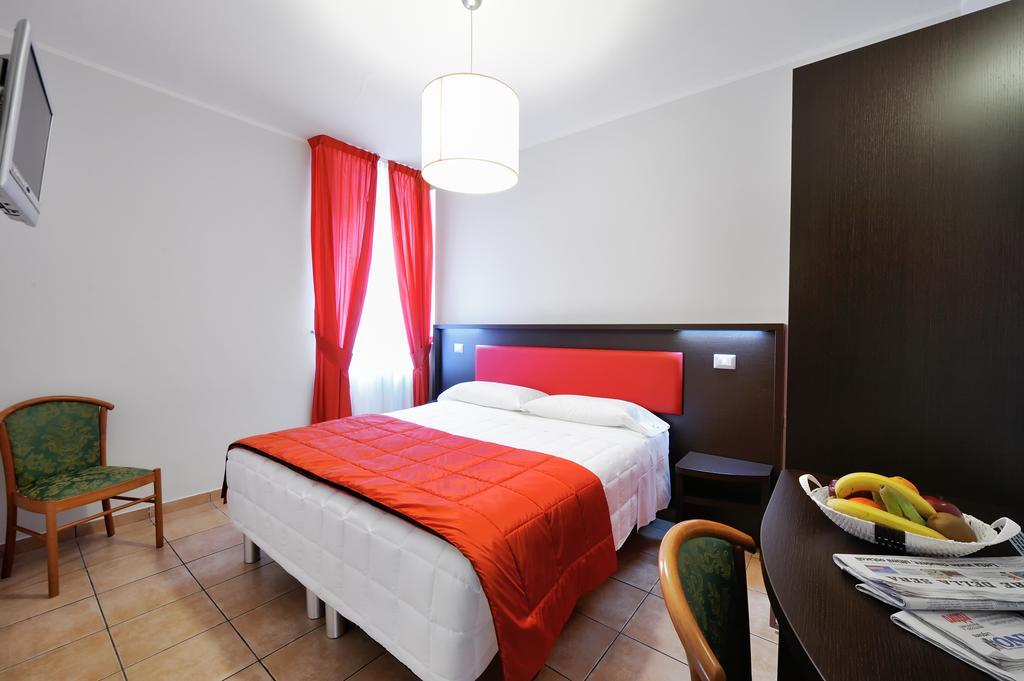 Hotel Al Corso Legnano Szoba fotó